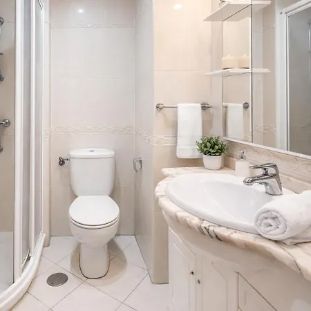 Apartment Near Levante With Pool & Parking *